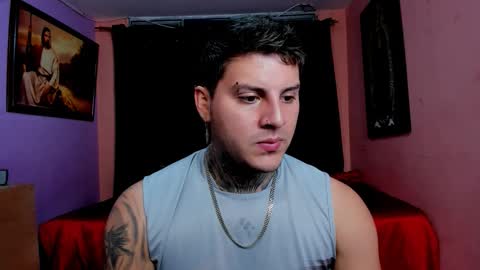 Snapshot of johny_multicum chatting on December 2025 01:47:02 AM Johny online show from December 2025 01:47:02 AM