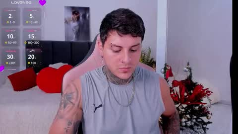 Snapshot of johny_multicum chatting on December 2025 08:57:02 PM Johny online show from December 2025 08:57:02 PM