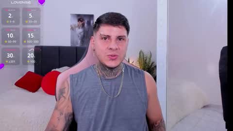 Snapshot of johny_multicum chatting on December 2025 07:29:02 PM Johny online show from December 2025 07:29:02 PM