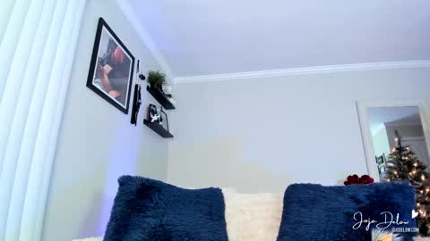 Snapshot of jojodelow chatting on December 2025 01:14:02 AM online show from December 2025 01:14:02 AM