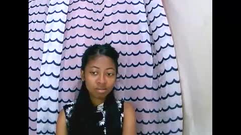 joliekah27 online show from September 2025 06:30:01 PM