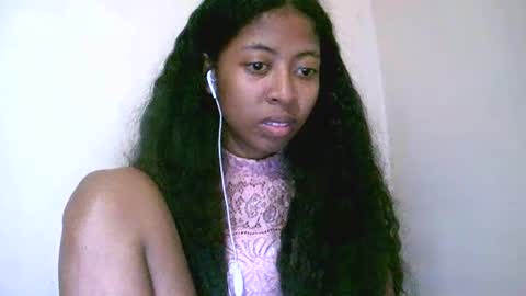 joliekah27 online show from May 2026 08:30:02 AM