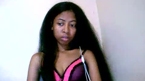 joliekah27 online show from May 2026 08:20:01 AM