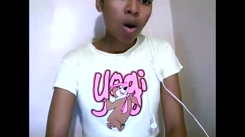 joliekah27 online show from May 2026 08:00:01 AM