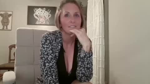 Jolie online show from September 2025 01:27:02 AM