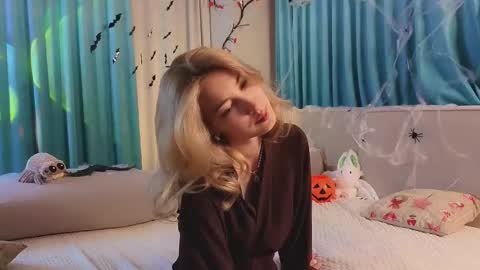 Viola online show from October 2025 11:11:01 AM