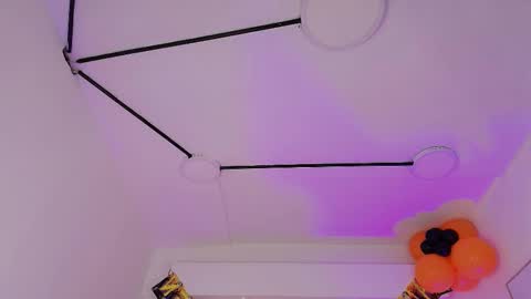 Jonas  online show from October 2025 01:12:01 PM