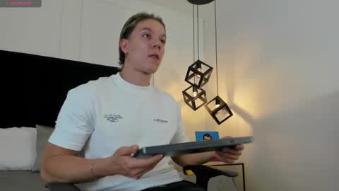 Snapshot of jonathan_daniels1 chatting on March 2025 12:32:02 PM Jonathan Danielss online show from March 2025 12:32:02 PM