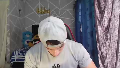 jonathancast08 online show from December 2024 02:32:01 PM