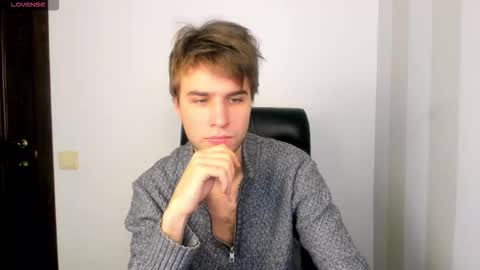 Snapshot of jonnahhell chatting on November 2025 12:05:02 PM Jonah online show from November 2025 12:05:02 PM