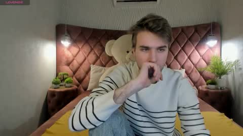 Snapshot of jonnahhell chatting on November 2025 10:19:01 PM Jonah online show from November 2025 10:19:01 PM