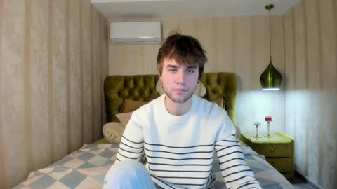 Snapshot of jonnahhell chatting on December 2025 12:00:02 PM Jonah online show from December 2025 12:00:02 PM