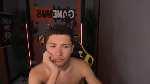 Snapshot of jonny_dark chatting on October 2025 10:49:01 AM Jonny online show from October 2025 10:49:01 AM