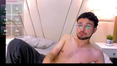 Snapshot of jonnygreey chatting on November 2025 09:35:01 AM JonnyGreey online show from November 2025 09:35:01 AM