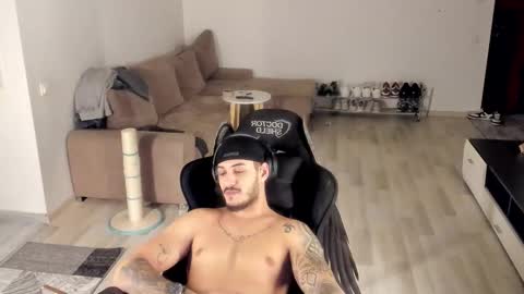 jonnyporn1 online show from January 2026 12:46:01 AM