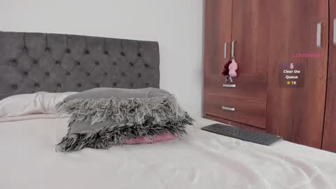 Will online show from October 2025 06:37:01 PM