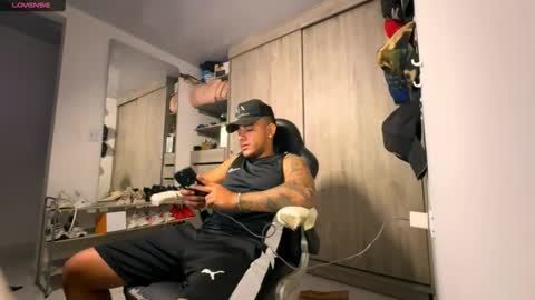 Snapshot of jordylatin202 chatting on November 2025 01:39:01 AM DAVID online show from November 2025 01:39:01 AM