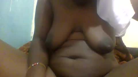 jos_lynn online show from December 2025 12:47:01 PM