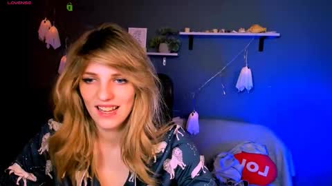 jose_fairy online show from November 2025 07:59:02 PM