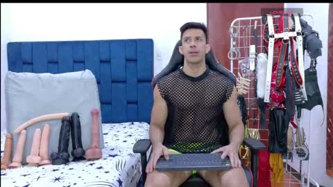 jose_rumbero91 online show from May 2026 12:02:01 PM