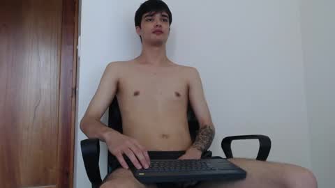 Snapshot of joseh0se chatting on April 2026 07:12:01 PM alejandro online show from April 2026 07:12:01 PM