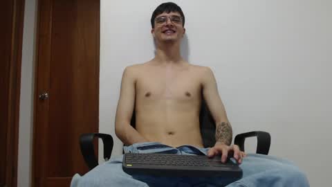 Snapshot of joseh0se chatting on May 2026 07:03:01 AM alejandro online show from May 2026 07:03:01 AM