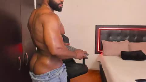 Snapshot of joseph_palacios chatting on October 2025 01:19:02 AM joseph palacios online show from October 2025 01:19:02 AM