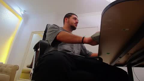 JoshKnight online show from October 2025 05:15:01 AM