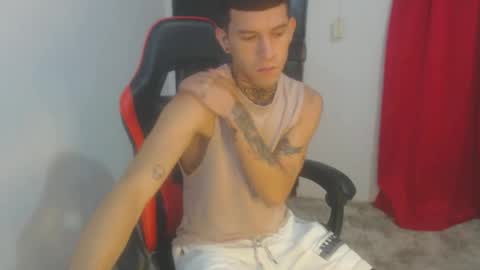 Snapshot of josue_linares chatting on November 2025 04:59:01 AM josue_linares online show from November 2025 04:59:01 AM