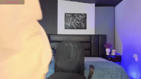 Jota Stivens online show from February 2025 11:38:02 AM