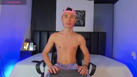 Jota Stivens online show from February 2025 11:50:01 AM