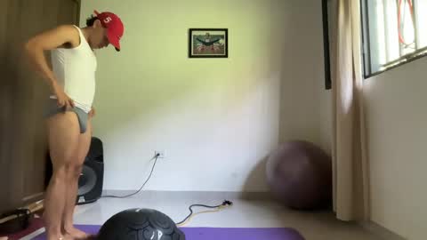 Im Jouliano online show from May 2026 03:27:01 PM