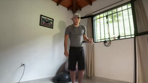 Im Jouliano online show from May 2026 03:21:02 PM