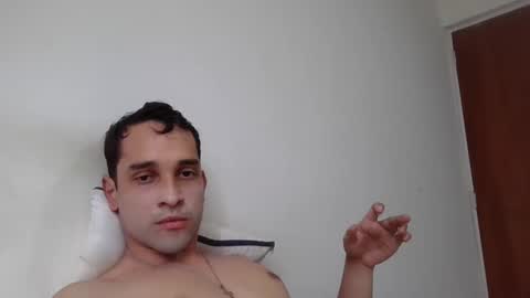 Snapshot of jovenvergonguapo09 chatting on February 2025 09:15:02 PM Van Helsing online show from February 2025 09:15:02 PM