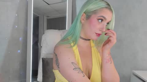 Snapshot of joyfuljasmine chatting on September 2025 08:16:02 AM Vickie online show from September 2025 08:16:02 AM