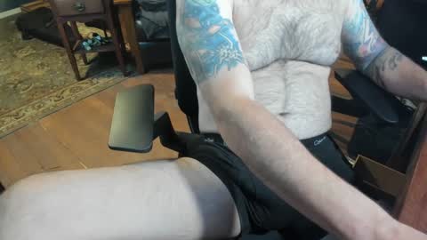 Snapshot of jsimon04 chatting on December 2024 03:57:01 PM jsimon04 online show from December 2024 03:57:01 PM