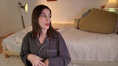 Snapshot of jsmine_ chatting on February 2026 11:19:02 PM Jsmine and sometimes Beaulooks online show from February 2026 11:19:02 PM