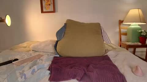 Snapshot of jsmine_ chatting on February 2026 11:33:02 PM Jsmine and sometimes Beaulooks online show from February 2026 11:33:02 PM