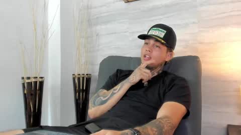 juan_alvarez18 online show from February 2025 03:50:01 AM