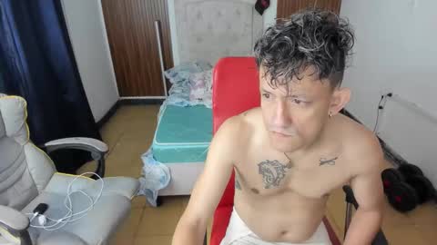 juan_and_luke online show from March 2026 11:33:02 AM