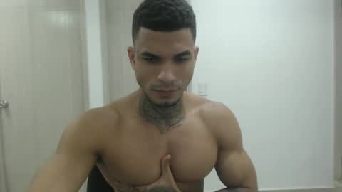 juan_gomez_1 online show from December 2024 10:50:02 AM