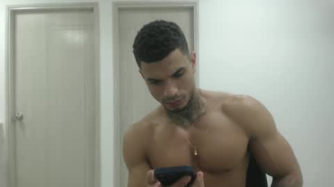 juan_gomez_1 online show from December 2024 10:13:01 AM