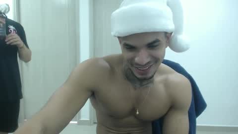 juan_gomez_1 online show from December 2024 08:34:01 PM