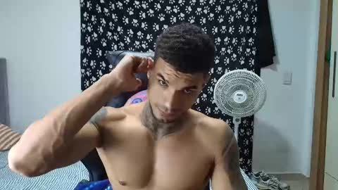 juan_gomez_1 online show from November 2025 12:53:01 AM
