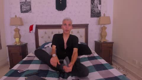 Snapshot of juan_lovers chatting on December 2024 04:39:02 PM J U A N L O V E R S online show from December 2024 04:39:02 PM