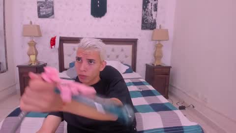 Snapshot of juan_lovers chatting on December 2024 12:38:01 PM J U A N L O V E R S online show from December 2024 12:38:01 PM