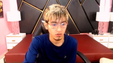juan_saul1 online show from April 2026 10:21:02 AM