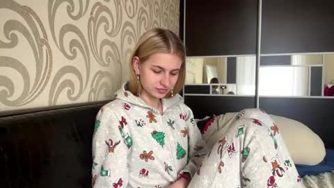 Lola online show from April 2026 06:03:01 AM