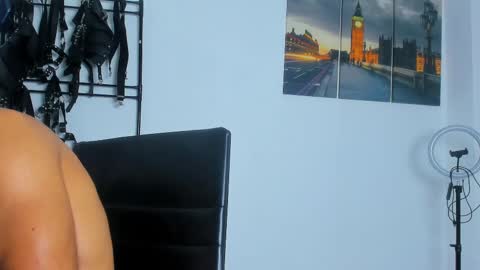 Juan Esteban online show from October 2025 03:50:02 AM