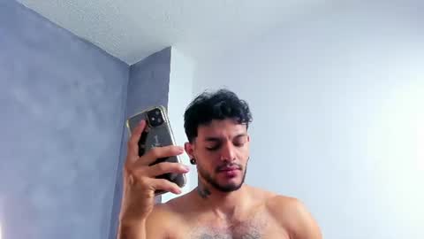 Snapshot of juanbladde chatting on June 2026 05:17:02 PM Juan Esteban online show from June 2026 05:17:02 PM